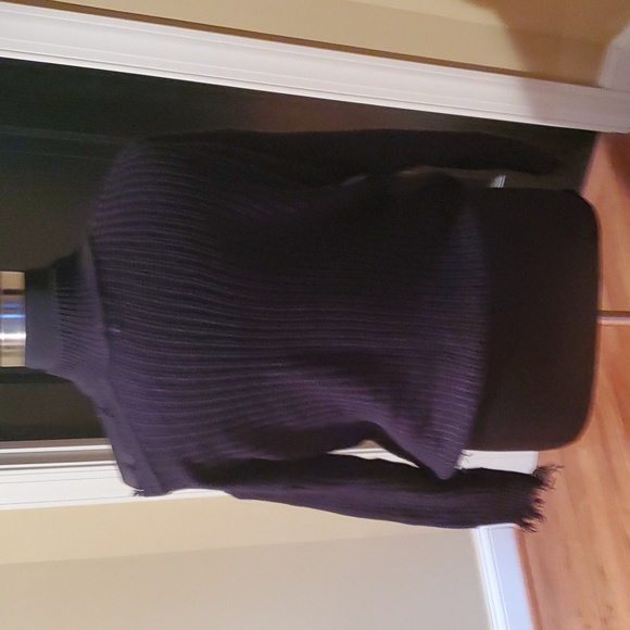 Black one shoulder distressed sweater - Picture 3 of 4